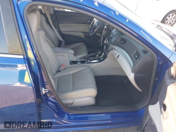 ✅ 2016 Acura ILX • VIN: 19UDE2F34GA023643 • Lot: 43495285. Listed on IAAI with 164,073 mi. Free auction sales archive from the USA and detailed vehicle history report at DreamBid. Image 5.