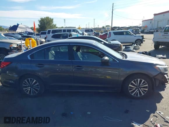 ✅ 2019 Subaru Legacy Premium • VIN: 4S3BNAF69K3009356 • Lot: 43420880. Wystawiony na IAAI z przebiegiem 59 099 mil. Bezpłatny archiwum sprzedaży aukcyjnych z USA i szczegółowy raport historii pojazdu na DreamBid. Zdjęcie 13.