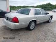 ✅ 2010 Mercury Grand Marquis LS • VIN: 2MEBM7FV7AX632424 • Лот: 42915550. Опубликован ранее на IAAI с пробегом 174 380 миль. Бесплатный доступ к архиву аукционных продаж из США и подробный отчёт об истории автомобиля на DreamBid. Изображение 4.