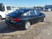 ✅ 2020 Volkswagen Jetta S • VIN: 3VWCB7BU3LM056643 • Lot: 43582154. Wystawiony na IAAI z przebiegiem 50 927 mil. Bezpłatny archiwum sprzedaży aukcyjnych z USA i szczegółowy raport historii pojazdu na DreamBid. Zdjęcie 4.