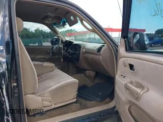 ✅ 2000 Toyota Tundra SR5 • VIN: 5TBKT4413YS045977 • Lot: 43096636. Listed on IAAI with 151,908 mi. Free auction sales archive from the USA and detailed vehicle history report at DreamBid. Image 5.