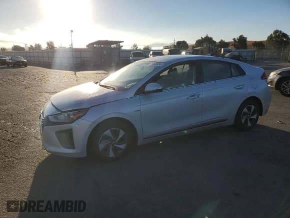 2017 Hyundai Ioniq SEL с VIN KMHC75LCXHU021482, выставлен на аукционе Copart как лот 75909034 с пробегом 65 216 миль миль и Списание • Salvage title. История ставок и продаж доступна на DreamBid. Изображение 1.