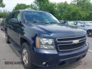 ✅ 2008 Chevrolet Suburban LTZ • VIN: 3GNFK16388G176479 • Lot: 42707009. Wystawiony na IAAI z przebiegiem 236 064 mil. Bezpłatny archiwum sprzedaży aukcyjnych z USA i szczegółowy raport historii pojazdu na DreamBid. Zdjęcie 1.