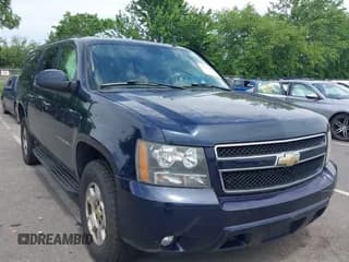✅ 2008 Chevrolet Suburban LTZ • VIN: 3GNFK16388G176479 • Lot: 42707009. Wystawiony na IAAI z przebiegiem 236 064 mil. Bezpłatny archiwum sprzedaży aukcyjnych z USA i szczegółowy raport historii pojazdu na DreamBid. Zdjęcie 1.
