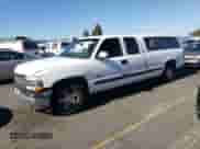 2002 Chevrolet Silverado 1500 with VIN 1GCEC19T02E150146, listed as a Copart auction lot 77425664 with 295,228 mi miles and Salvage title. Bid and sale history available at DreamBid. Image 1.