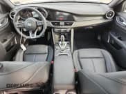 ✅ 2022 Alfa Romeo Giulia • VIN: ZARFANANXN7660310 • Lot: 64647515. Wystawiony na Copart z przebiegiem 19 833 mil. Bezpłatny archiwum sprzedaży aukcyjnych z USA i szczegółowy raport historii pojazdu na DreamBid. Zdjęcie 8.