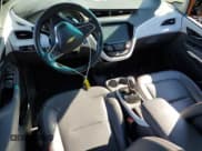 ✅ 2017 Chevrolet Bolt EV Premier • VIN: 1G1FX6S0XH4187749 • Lot: 42767435. Wystawiony na Copart z przebiegiem Nie podano. Bezpłatny archiwum sprzedaży aukcyjnych z USA i szczegółowy raport historii pojazdu na DreamBid. Zdjęcie 8.