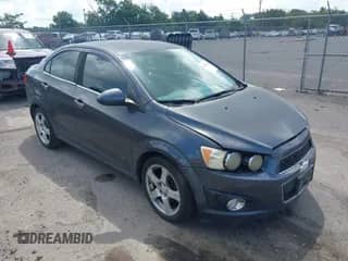 2013 Chevrolet Sonic LTZ с VIN 1G1JE5SBXD4224112, выставлен на аукционе IAAI как лот 42735694 с пробегом 163 488 миль миль и . История ставок и продаж доступна на DreamBid. Изображение 1.