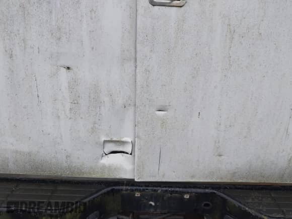 1994 Chevrolet Silverado 1500 z VIN 1GCEK14Z9RZ113856, wystawiony jako IAAI lot #43573290 z przebiegiem 247 761 mil mil oraz . Historia ofert i sprzedaży dostępna na DreamBid. Obrazek 12.