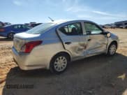 ✅ 2016 Nissan Versa S • VIN: 3N1CN7AP1GL899258 • Lot: 82724475. Wystawiony na Copart z przebiegiem 75 335 mil. Bezpłatny archiwum sprzedaży aukcyjnych z USA i szczegółowy raport historii pojazdu na DreamBid. Zdjęcie 3.