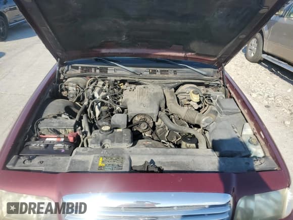 ✅ 2004 Ford Crown Victoria Standard • VIN: 2FAFP73W54X135518 • Lot: 72084114. Wystawiony na Copart z przebiegiem 145 716 mil. Bezpłatny archiwum sprzedaży aukcyjnych z USA i szczegółowy raport historii pojazdu na DreamBid. Zdjęcie 11.