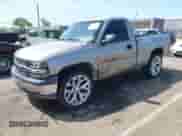 2002 Chevrolet Silverado 1500 LS z VIN 1GCEK14V12Z277928, wystawiony jako IAAI lot #42049150 z przebiegiem 198 414 mil mil oraz . Historia ofert i sprzedaży dostępna na DreamBid. Obrazek 2.
