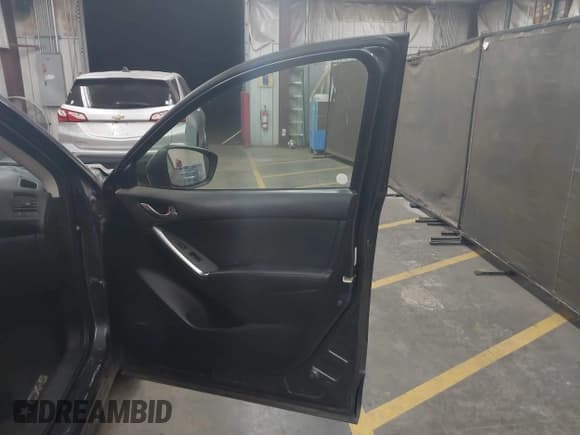 ✅ 2014 Mazda CX-5 Touring • VIN: JM3KE4CY0E0430130 • Lot: 43830898. Wystawiony na IAAI z przebiegiem 169 053 mil. Bezpłatny archiwum sprzedaży aukcyjnych z USA i szczegółowy raport historii pojazdu na DreamBid. Zdjęcie 18.