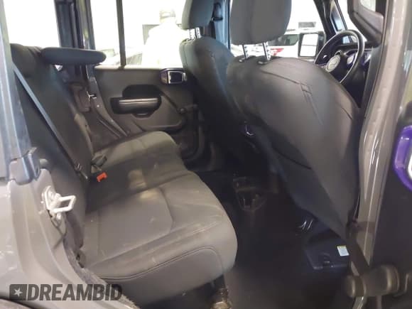 ✅ 2018 Jeep Wrangler Unlimited Sport S • VIN: 1C4HJXDG5JW321871 • Лот: 41297989. Опубликован ранее на IAAI с пробегом 71 975 миль. Бесплатный доступ к архиву аукционных продаж из США и подробный отчёт об истории автомобиля на DreamBid. Изображение 8.