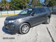 ✅ 2018 Ford Explorer XLT • VIN: 1FM5K8DHXJGC60795 • Lot: 93384275. Wystawiony na Copart z przebiegiem 99 538 mil. Bezpłatny archiwum sprzedaży aukcyjnych z USA i szczegółowy raport historii pojazdu na DreamBid. Zdjęcie 1.