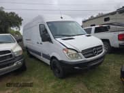 ✅ 2011 Mercedes-Benz Sprinter Cargo • VIN: WD3PE8CB7B5559847 • Lot: 44624965. Wystawiony na Copart z przebiegiem 368 370 mil. Bezpłatny archiwum sprzedaży aukcyjnych z USA i szczegółowy raport historii pojazdu na DreamBid. Zdjęcie 2.