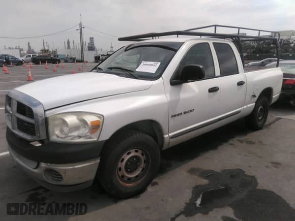 2007 Dodge 1500 ST z VIN 1D7HA18K77J633195, wystawiony jako IAAI lot #40994584 z przebiegiem 214 724 mil mil oraz . Historia ofert i sprzedaży dostępna na DreamBid. Obrazek 2.