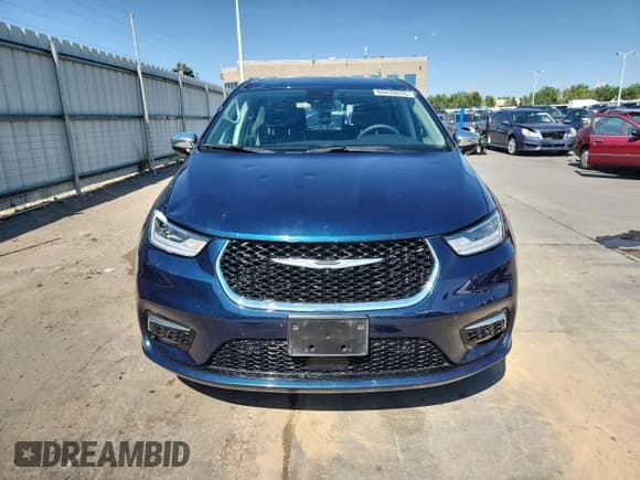 ✅ 2023 Chrysler Pacifica Hybrid Limited • VIN: 2C4RC1S74PR569691 • Лот: 69470075. Опубликован ранее на Copart с пробегом 29 191 миль. Бесплатный доступ к архиву аукционных продаж из США и подробный отчёт об истории автомобиля на DreamBid. Изображение 5.