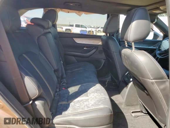 ✅ 2025 Mazda CX-70 S Premium • VIN: JM3KJDHC2S1108958 • Лот: 86287255. Опубликован ранее на Copart с пробегом 20 733 миль. Бесплатный доступ к архиву аукционных продаж из США и подробный отчёт об истории автомобиля на DreamBid. Изображение 11.