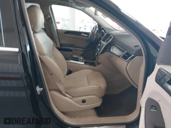 ✅ 2014 Mercedes-Benz GL 450 • VIN: 4JGDF7CE7EA435479 • Лот: 42280243. Опубликован ранее на IAAI с пробегом 138 930 миль. Бесплатный доступ к архиву аукционных продаж из США и подробный отчёт об истории автомобиля на DreamBid. Изображение 5.