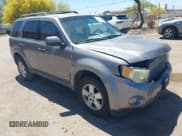 ✅ 2008 Ford Escape XLT • VIN: 1FMCU93168KB33268 • Lot: 42098947. Wystawiony na IAAI z przebiegiem 226 864 mil. Bezpłatny archiwum sprzedaży aukcyjnych z USA i szczegółowy raport historii pojazdu na DreamBid. Zdjęcie 1.