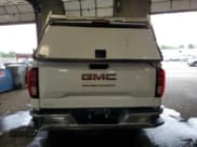 ✅ 2023 GMC Sierra 1500 • VIN: 3GTNUAED2PG287942 • Lot: 70228064. Wystawiony na Copart z przebiegiem 45 893 mil. Bezpłatny archiwum sprzedaży aukcyjnych z USA i szczegółowy raport historii pojazdu na DreamBid. Zdjęcie 6.