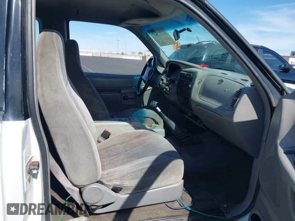 ✅ 1999 Ford Explorer Sport • VIN: 1FMYU22X9XUB92448 • Лот: 42317627. Опубликован ранее на IAAI с пробегом 243 310 миль. Бесплатный доступ к архиву аукционных продаж из США и подробный отчёт об истории автомобиля на DreamBid. Изображение 5.