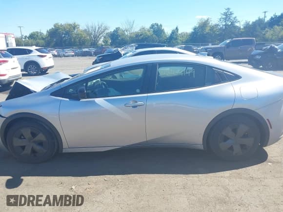 ✅ 2023 Toyota Prius LE • VIN: JTDACAAU2P3004496 • Lot: 43164149. Wystawiony na IAAI z przebiegiem 54 818 mil. Bezpłatny archiwum sprzedaży aukcyjnych z USA i szczegółowy raport historii pojazdu na DreamBid. Zdjęcie 14.