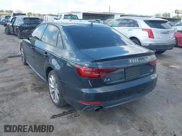 ✅ 2018 Audi A4 Premium • VIN: WAUKMAF47JA009817 • Lot: 40716924. Wystawiony na IAAI z przebiegiem 60 882 mil. Bezpłatny archiwum sprzedaży aukcyjnych z USA i szczegółowy raport historii pojazdu na DreamBid. Zdjęcie 3.