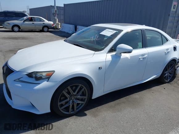✅ 2014 Lexus IS 350 • VIN: JTHBE1D25E5002122 • Lot: 42516955. Listed on IAAI with 85,127 mi. Free auction sales archive from the USA and detailed vehicle history report at DreamBid. Image 17.