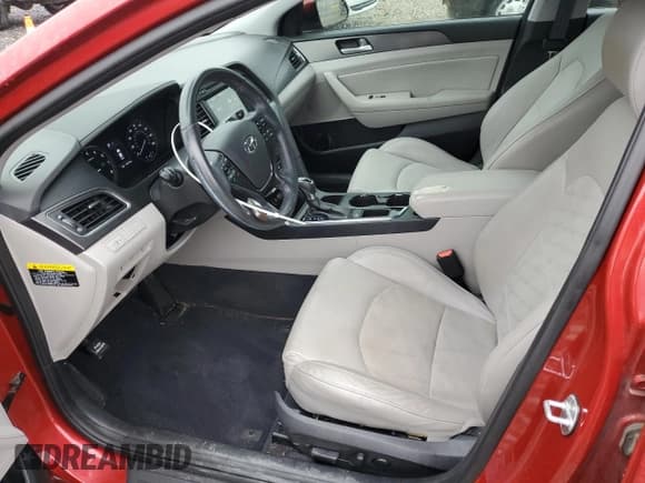 ✅ 2017 Hyundai Sonata Sport • VIN: 5NPE34AF9HH570424 • Лот: 90122105. Опубликован ранее на Copart с пробегом 116 114 миль. Бесплатный доступ к архиву аукционных продаж из США и подробный отчёт об истории автомобиля на DreamBid. Изображение 7.