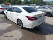 ✅ 2017 Nissan Altima S • VIN: 1N4AL3AP2HC267990 • Lot: 42430991. Wystawiony na IAAI z przebiegiem 128 580 mil. Bezpłatny archiwum sprzedaży aukcyjnych z USA i szczegółowy raport historii pojazdu na DreamBid. Zdjęcie 3.