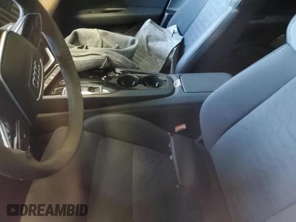 ✅ 2023 Audi e-tron GT Premium Plus • VIN: WAUFJBFW4P7002475 • Лот: 61997244. Опубликован ранее на Copart с пробегом Не указан. Бесплатный доступ к архиву аукционных продаж из США и подробный отчёт об истории автомобиля на DreamBid. Изображение 7.