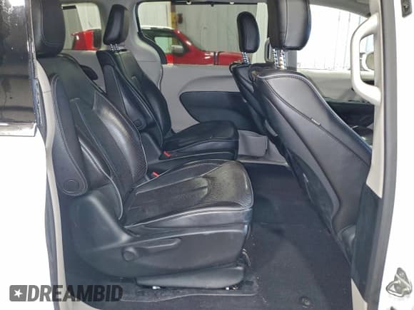 ✅ 2018 Chrysler Pacifica Hybrid Limited • VIN: 2C4RC1N78JR364555 • Lot: 95448865. Wystawiony na Copart z przebiegiem 87 813 mil. Bezpłatny archiwum sprzedaży aukcyjnych z USA i szczegółowy raport historii pojazdu na DreamBid. Zdjęcie 11.