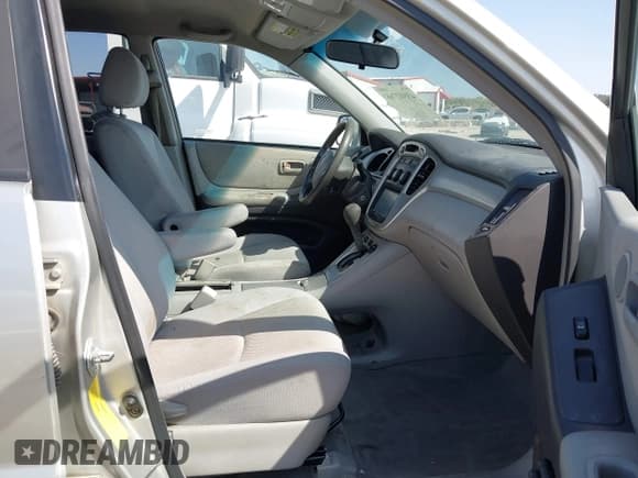 ✅ 2006 Toyota Highlander • VIN: JTEGP21A160106958 • Lot: 43502768. Listed on IAAI with 205,608 mi. Free auction sales archive from the USA and detailed vehicle history report at DreamBid. Image 5.