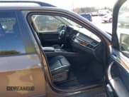 ✅ 2012 BMW X5 35i • VIN: 5UXZV4C54CL746752 • Lot: 43811720. Listed on IAAI with 171,608 mi. Free auction sales archive from the USA and detailed vehicle history report at DreamBid. Image 5.