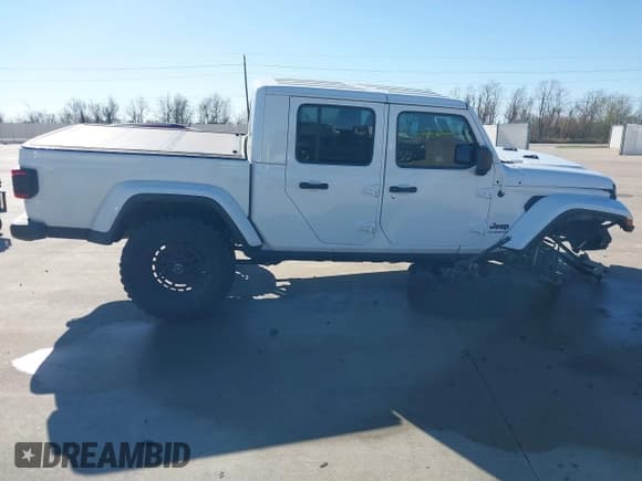 ✅ 2020 Jeep Gladiator Overland • VIN: 1C6HJTFG9LL125529 • Lot: 41196716. Wystawiony na IAAI z przebiegiem 79 029 mil. Bezpłatny archiwum sprzedaży aukcyjnych z USA i szczegółowy raport historii pojazdu na DreamBid. Zdjęcie 13.
