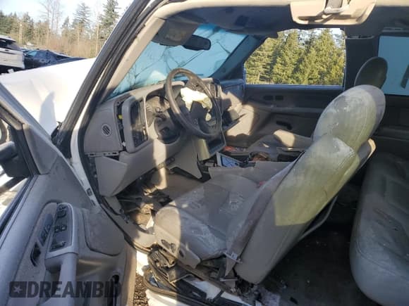 ✅ 2003 Chevrolet Silverado 2500HD LS • VIN: 1GCHK29143E359489 • Lot: 82926934. Wystawiony na Copart z przebiegiem Nie podano. Bezpłatny archiwum sprzedaży aukcyjnych z USA i szczegółowy raport historii pojazdu na DreamBid. Zdjęcie 8.