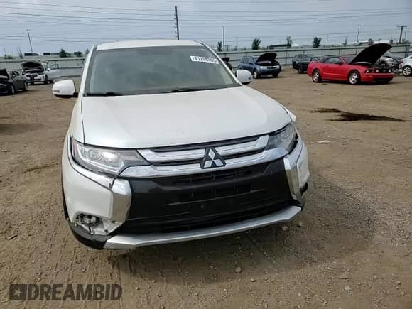 2018 Mitsubishi Outlander SE with VIN JA4AD3A34JZ000335, listed as a Copart auction lot 81208565 with 131,558 mi miles and Salvage title. Bid and sale history available at DreamBid. Image 13.