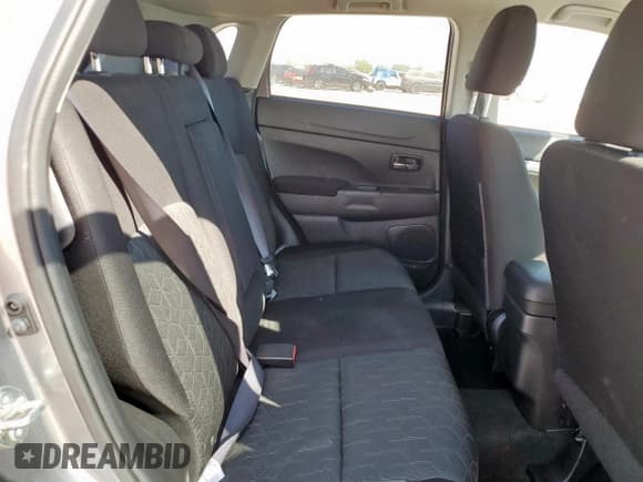 ✅ 2023 Mitsubishi Outlander ES • VIN: JA4ARUAU2PU004907 • Лот: 82453025. Опубликован ранее на Copart с пробегом 17 115 миль. Бесплатный доступ к архиву аукционных продаж из США и подробный отчёт об истории автомобиля на DreamBid. Изображение 10.