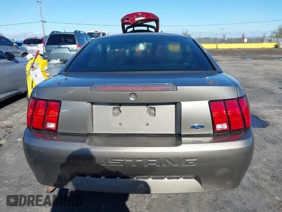 ✅ 2002 Ford Mustang Standard • VIN: 1FAFP40402F120094 • Lot: 43734482. Listed on IAAI with 266,348 mi. Free auction sales archive from the USA and detailed vehicle history report at DreamBid. Image 16.