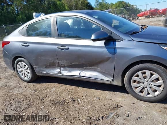 2019 Hyundai Accent SE z VIN 3KPC24A38KE080617, wystawiony jako IAAI lot #43469463 z przebiegiem 156 782 mil mil oraz . Historia ofert i sprzedaży dostępna na DreamBid. Obrazek 6.