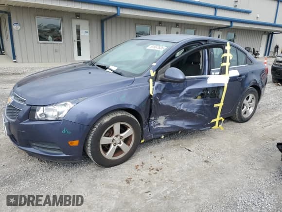 ✅ 2014 Chevrolet Cruze 1LT • VIN: 1G1PC5SB4E7255145 • Lot: 81567635. Listed on Copart with 82,069 mi. Free auction sales archive from the USA and detailed vehicle history report at DreamBid. Image 1.