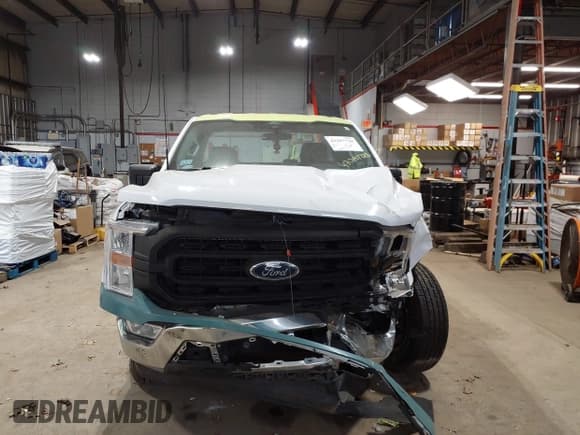 ✅ 2021 Ford F-150 XL • VIN: 1FTMF1CB6MKF13315 • Lot: 42297728. Wystawiony na IAAI z przebiegiem 74 450 mil. Bezpłatny archiwum sprzedaży aukcyjnych z USA i szczegółowy raport historii pojazdu na DreamBid. Zdjęcie 13.