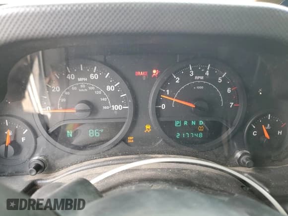 ✅ 2008 Jeep Wrangler X • VIN: 1J4FA24118L627350 • Лот: 82374345. Опубликован ранее на Copart с пробегом 217 748 миль. Бесплатный доступ к архиву аукционных продаж из США и подробный отчёт об истории автомобиля на DreamBid. Изображение 9.