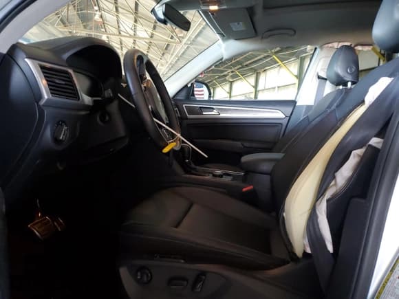 ✅ 2019 Volkswagen Atlas SEL R-Line • VIN: 1V2RR2CA3KC552024 • Lot: 55373015. Listed on Copart with 110,655 mi. Free auction sales archive from the USA and detailed vehicle history report at DreamBid. Image 7.