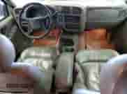 2000 Chevrolet Blazer LT z VIN 1GNDT13WXY2344263, wystawiony jako Copart lot #68523484 z przebiegiem 157 060 mil mil oraz Szkoda całkowita • Salvage title. Historia ofert i sprzedaży dostępna na DreamBid. Obrazek 8.