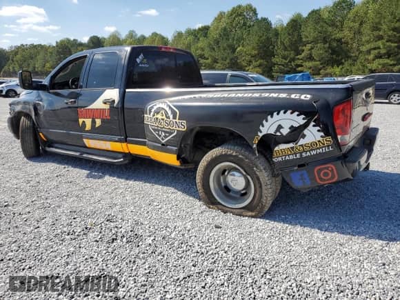 2005 Dodge 3500 SLT z VIN 3D7MR48C45G733822, wystawiony jako Copart lot #73659974 z przebiegiem 230 735 mil mil oraz Szkoda całkowita • Salvage title. Historia ofert i sprzedaży dostępna na DreamBid. Obrazek 2.