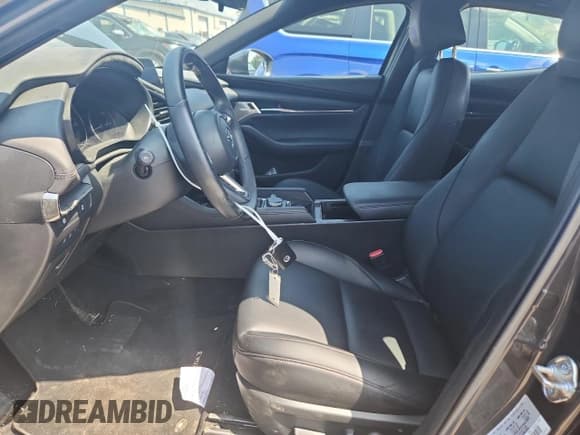 ✅ 2019 Mazda 3 • VIN: JM1BPALM7K1106225 • Лот: 66733465. Опубликован ранее на Copart с пробегом 41 035 миль. Бесплатный доступ к архиву аукционных продаж из США и подробный отчёт об истории автомобиля на DreamBid. Изображение 7.