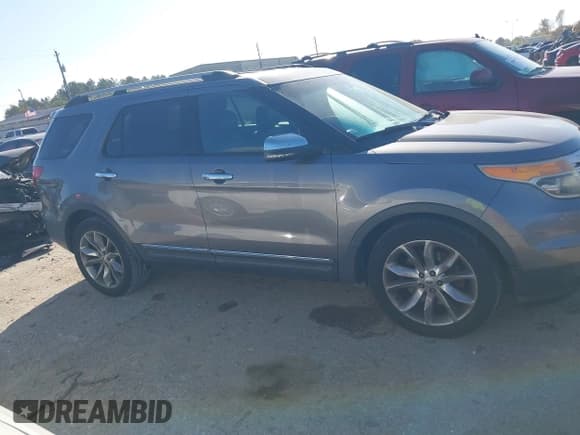 ✅ 2014 Ford Explorer XLT • VIN: 1FM5K7D85EGC22438 • Lot: 43909392. Listed on IAAI with 173,313 mi. Free auction sales archive from the USA and detailed vehicle history report at DreamBid. Image 13.